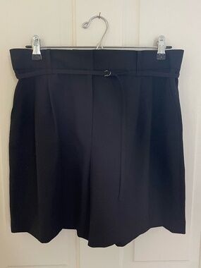 Geel Santo Shorts